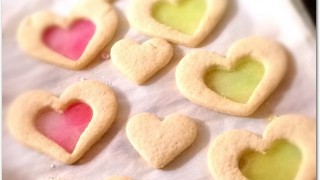 クッキーでステンドグラスの作り方は?飴でつくるコツと型の選び方は?