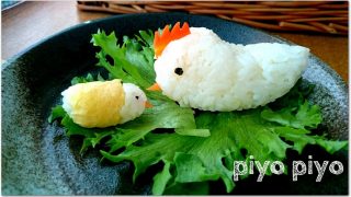酉年のお料理ニワトリとヒヨコの親子おにぎり