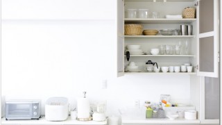 100均で収納するには突っ張り棒がいい?キッチンも?棚を作る?